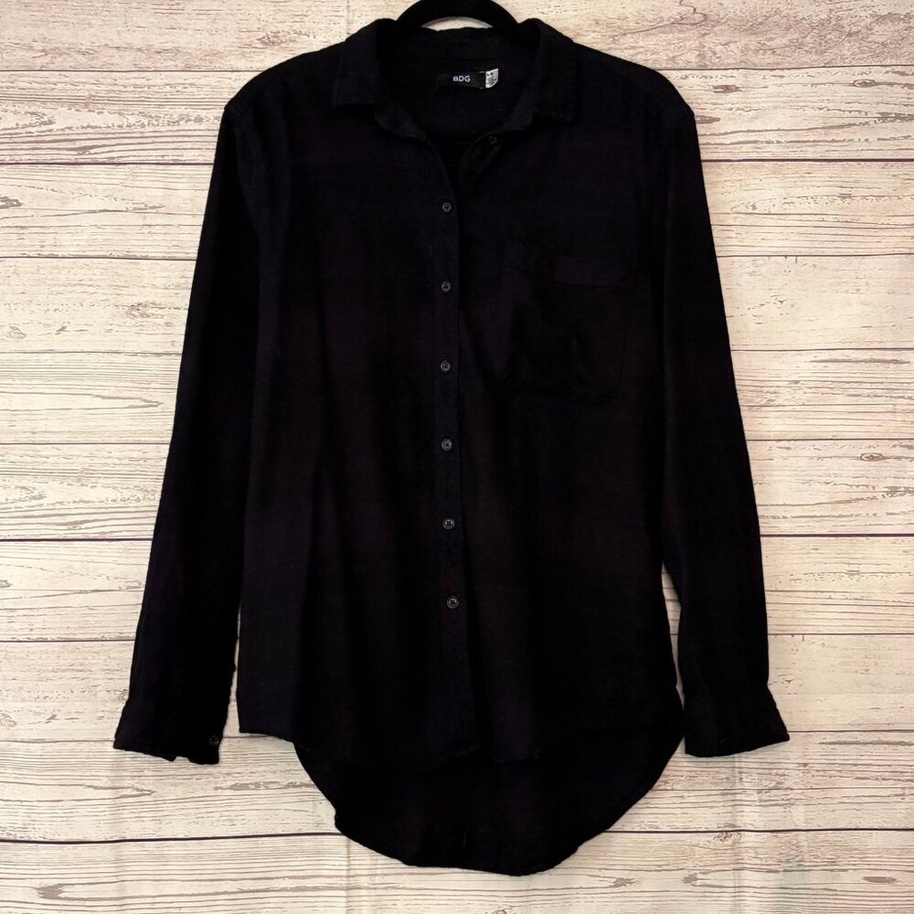 BDG Dark Navy Black Plaid Button Up Medium‎